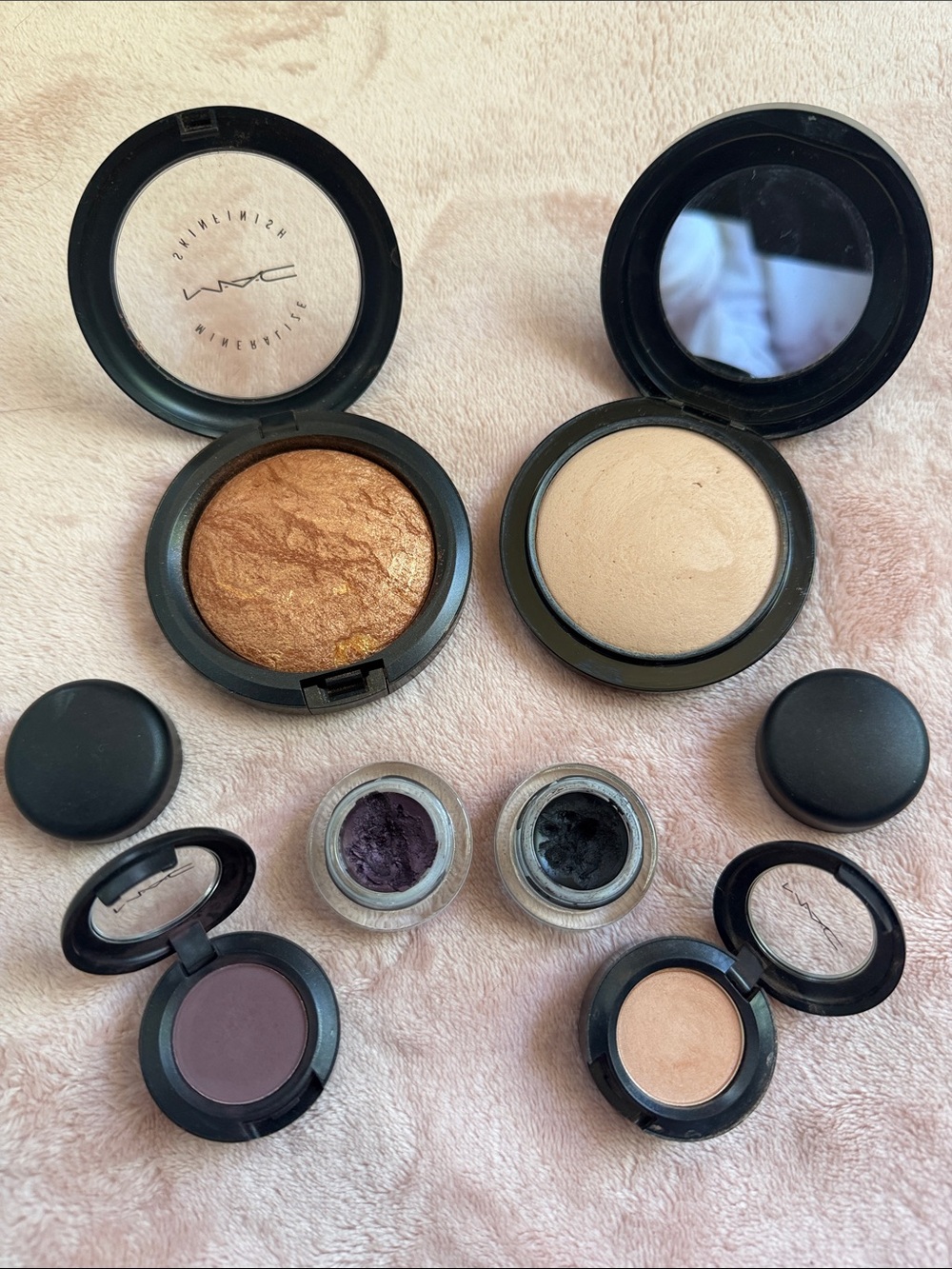 MAC Cosmetics Black and Bronze Makeup Set - Picture 3 of 3